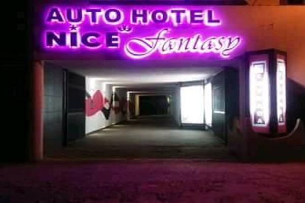 AUTO HOTEL NICE FANTASY