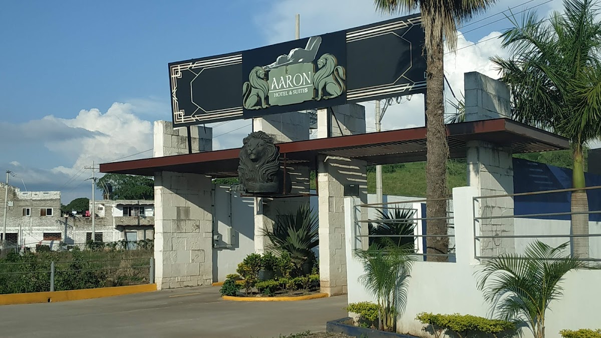 AARÓN Hotel & suite's