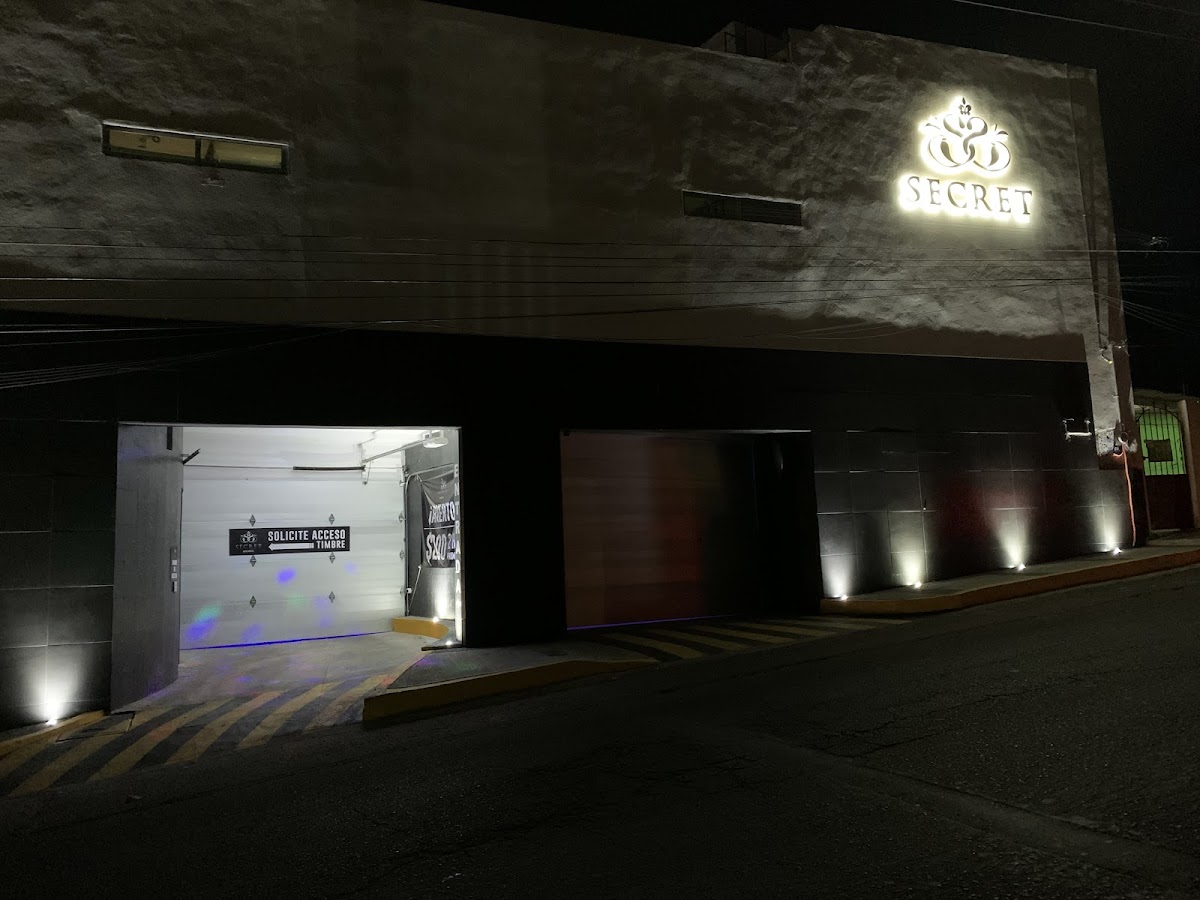 Secret Auto Hotel
