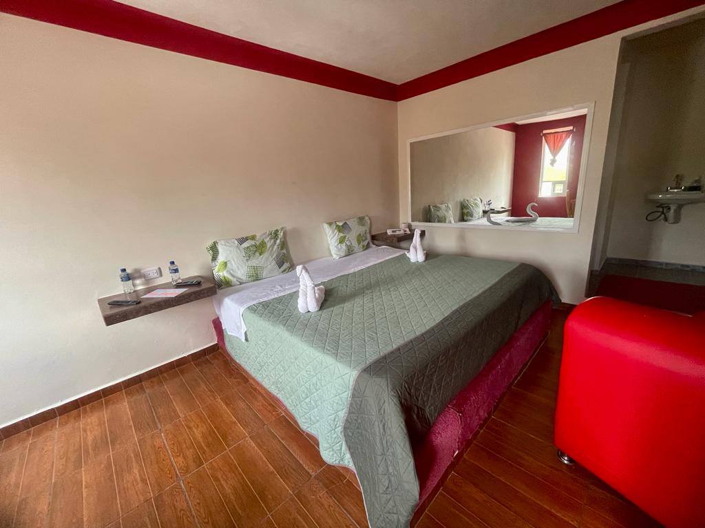 MOTEL ESMERALDA