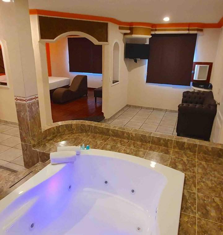 Habitación con jacuzzi y vapor - Motel Colón, foto 4