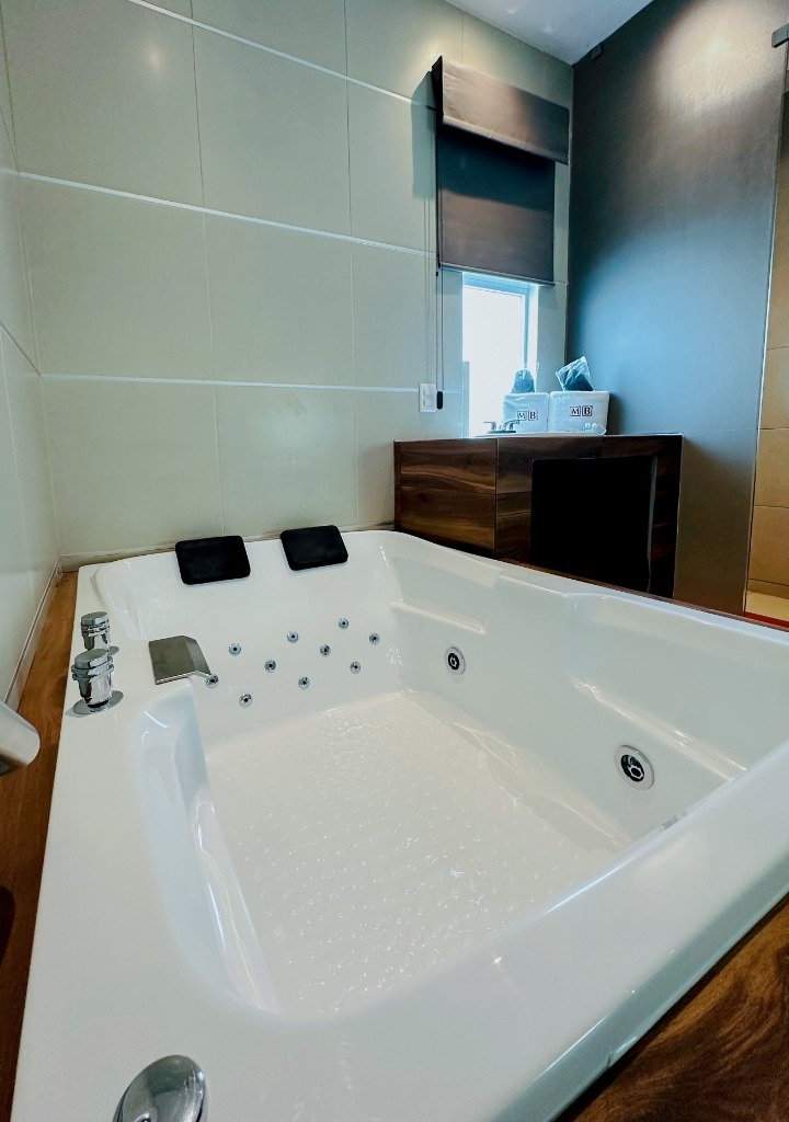 Suite Jacuzzi - Motel Barcelona, foto 3