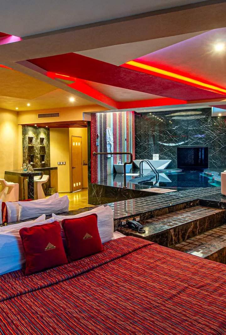 Suite Alberca - Motel Pirámides Del Valle, foto 1