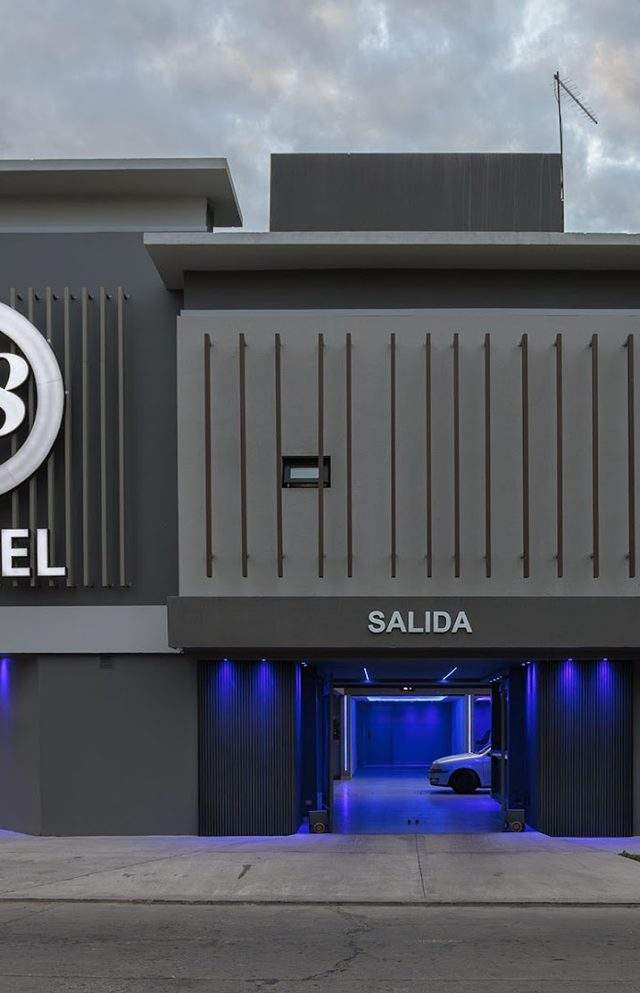 Hotel R8