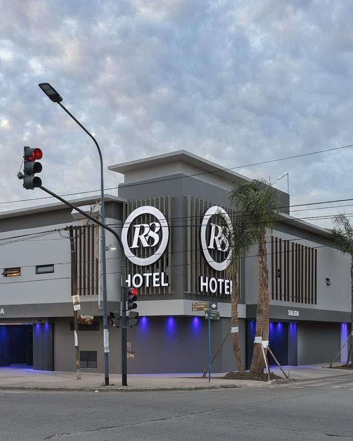 Hotel R8