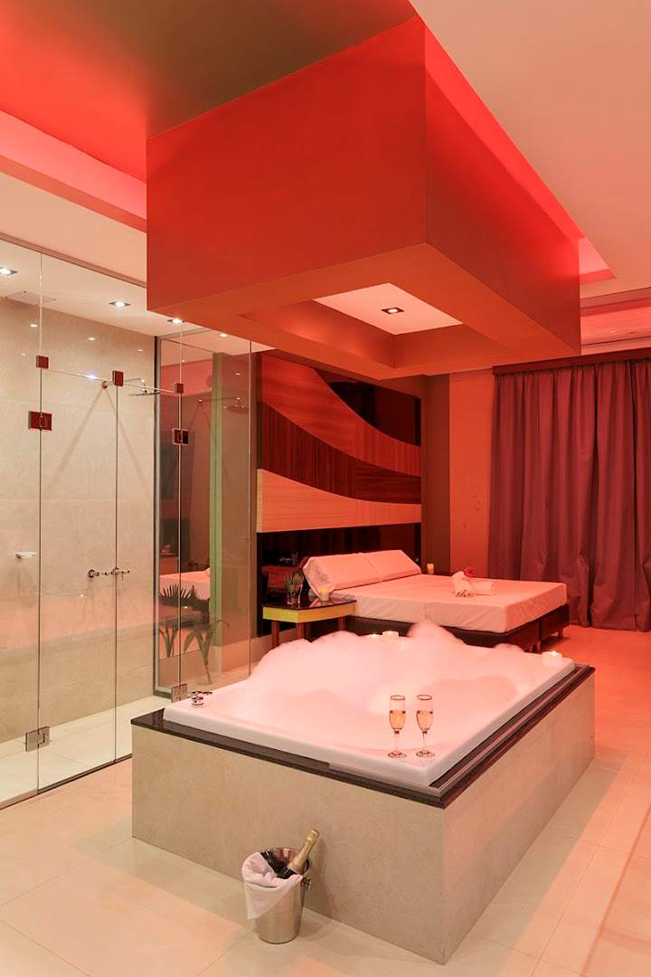Hotel R8
