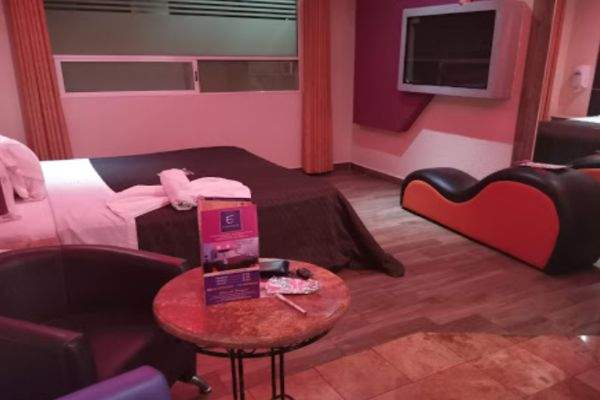 Suite Jacuzzi Premium - MOTEL Esmeralda, foto 1