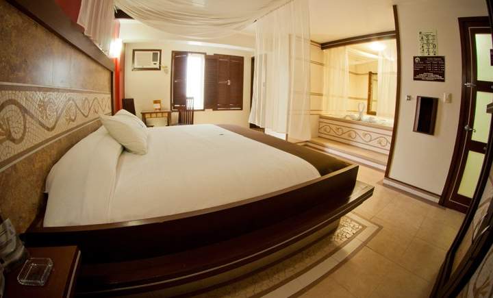 Ejecutiva Espejos - Motel Mediterraneo, foto 1
