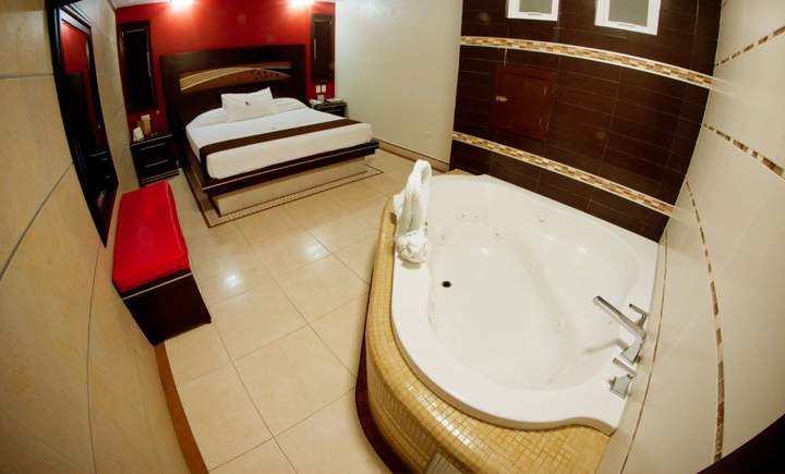 Ejecutiva con Jacuzzi - Motel Mediterraneo, foto 1