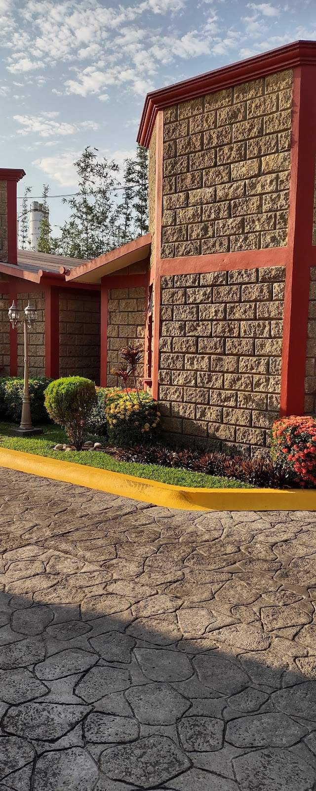 Auto Hotel C5C Cabañas Five Continents