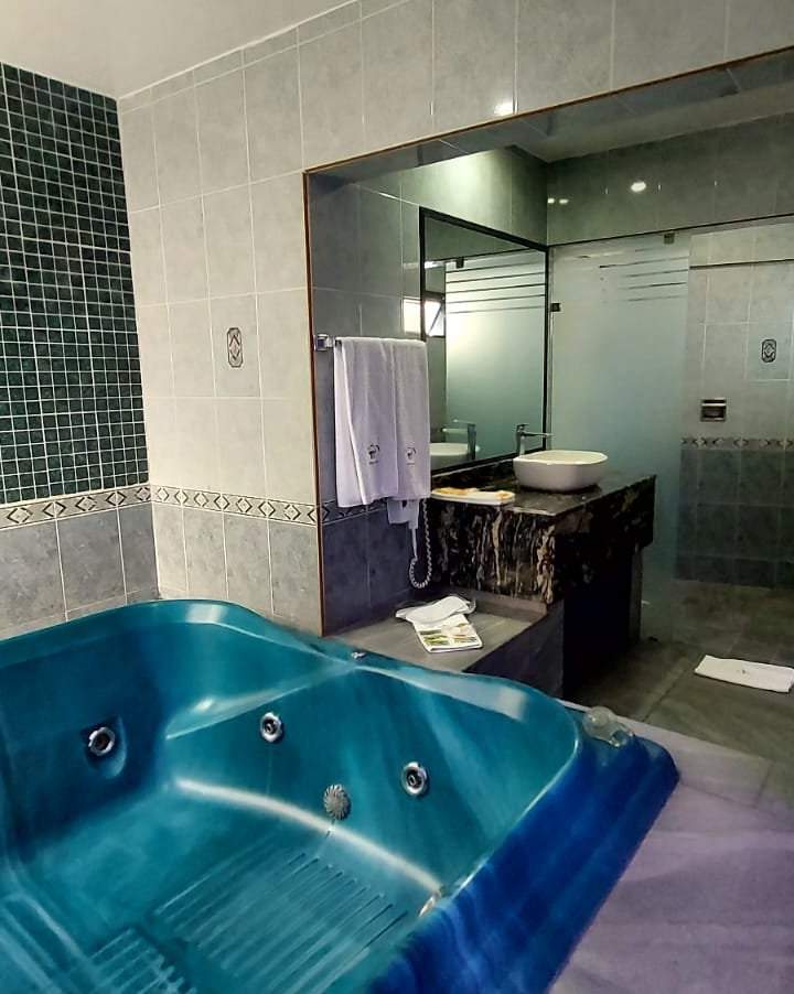 HABITACIÓN SUITE CON JACUZZI / REMODELADA - Motel Garden, foto 4