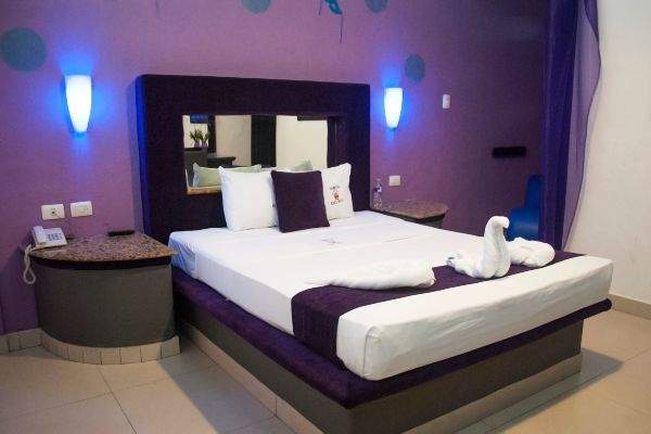Suite Especial con Jacuzzi y Tubo