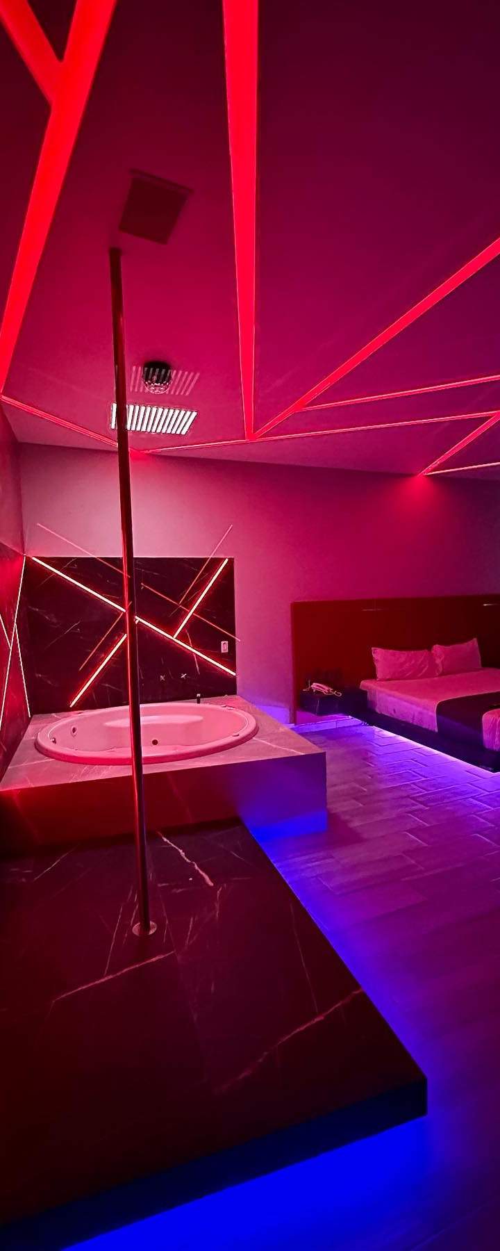 Varansi Suite Jacuzzi - Motel Red Mandala Hotel & Suites, foto 3