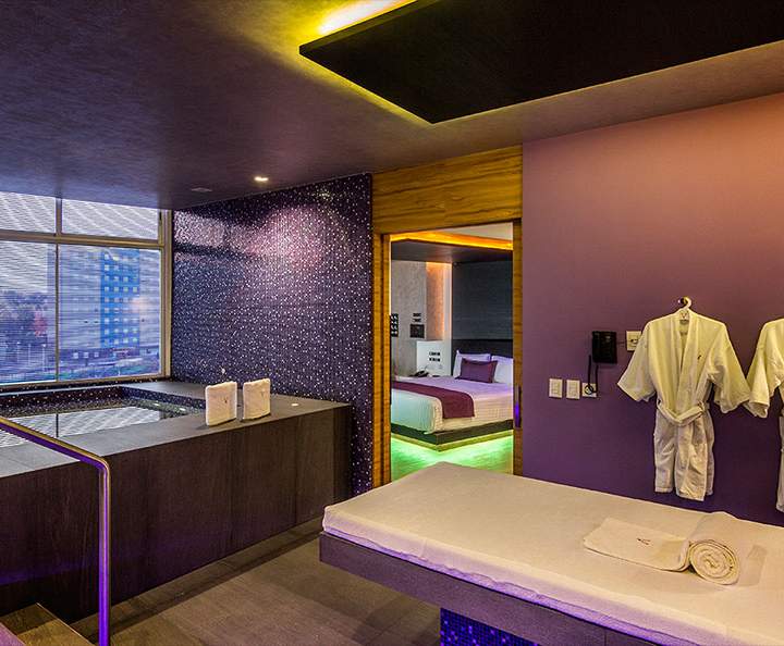 Pool & Spa Suite