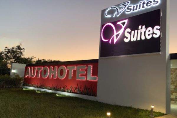 Auto Hotel V Suites - foto principal