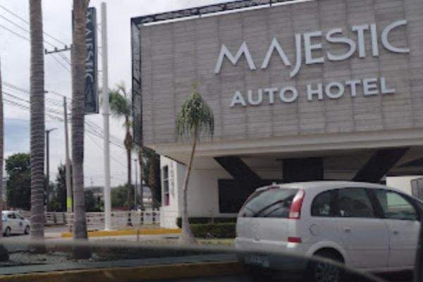 Majestic Auto Hotel & Suites