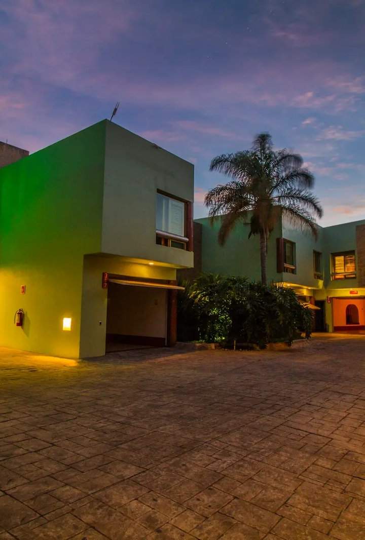 Suites & Villas Tikal, motel en Tlalnepantla de Baz - foto 4