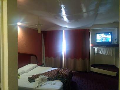 Auto Hotel Nantes - foto principal