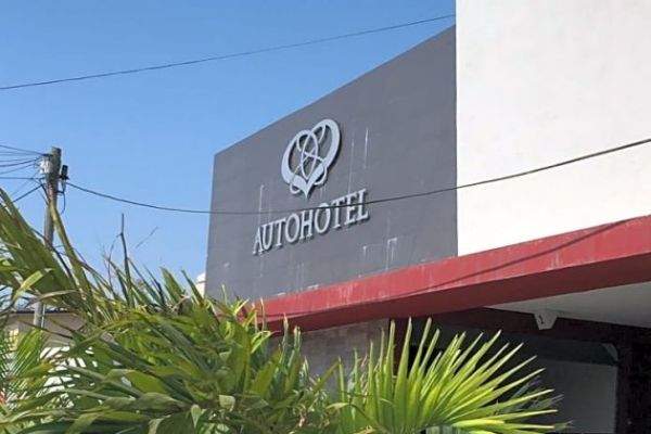Auto Hotel Intimísimo Aeropuerto