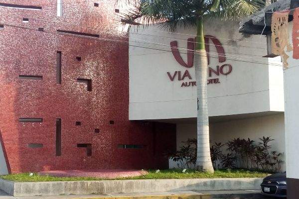 Auto Hotel Vía Uno